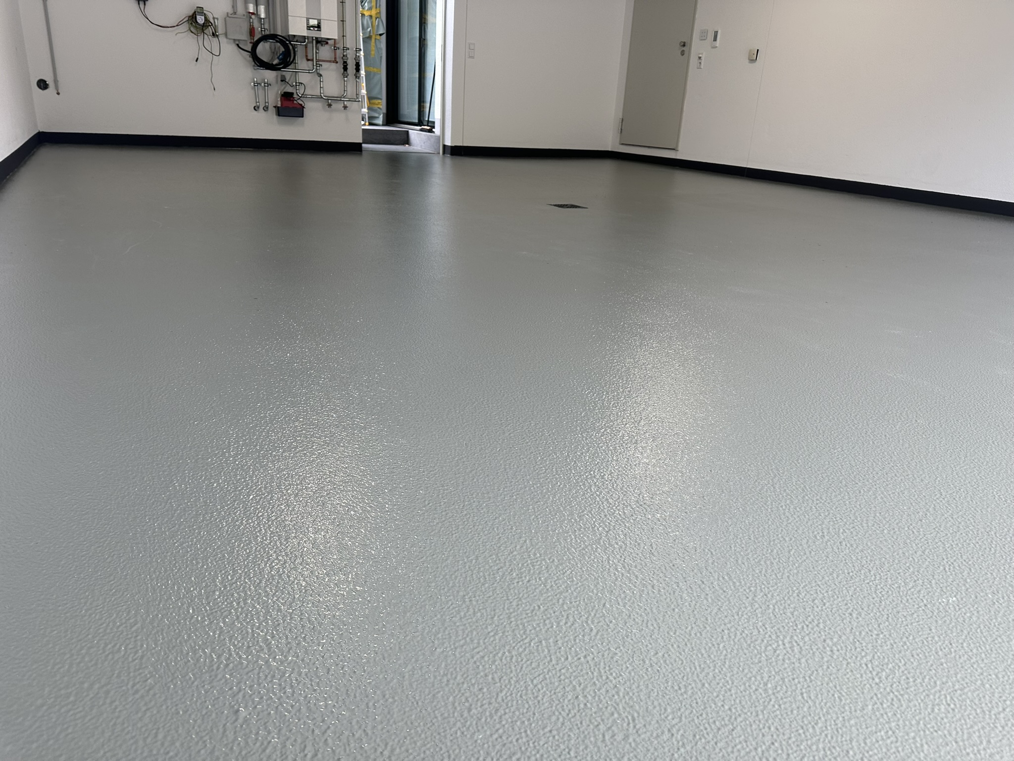 Objekt : EFH Doppelgarage – DE 86316 Friedberg (Bayern ) Beschreibung: Beschichtung Rutschhemmend R10  Größe: 48 m2  Ausführung: 05_2024