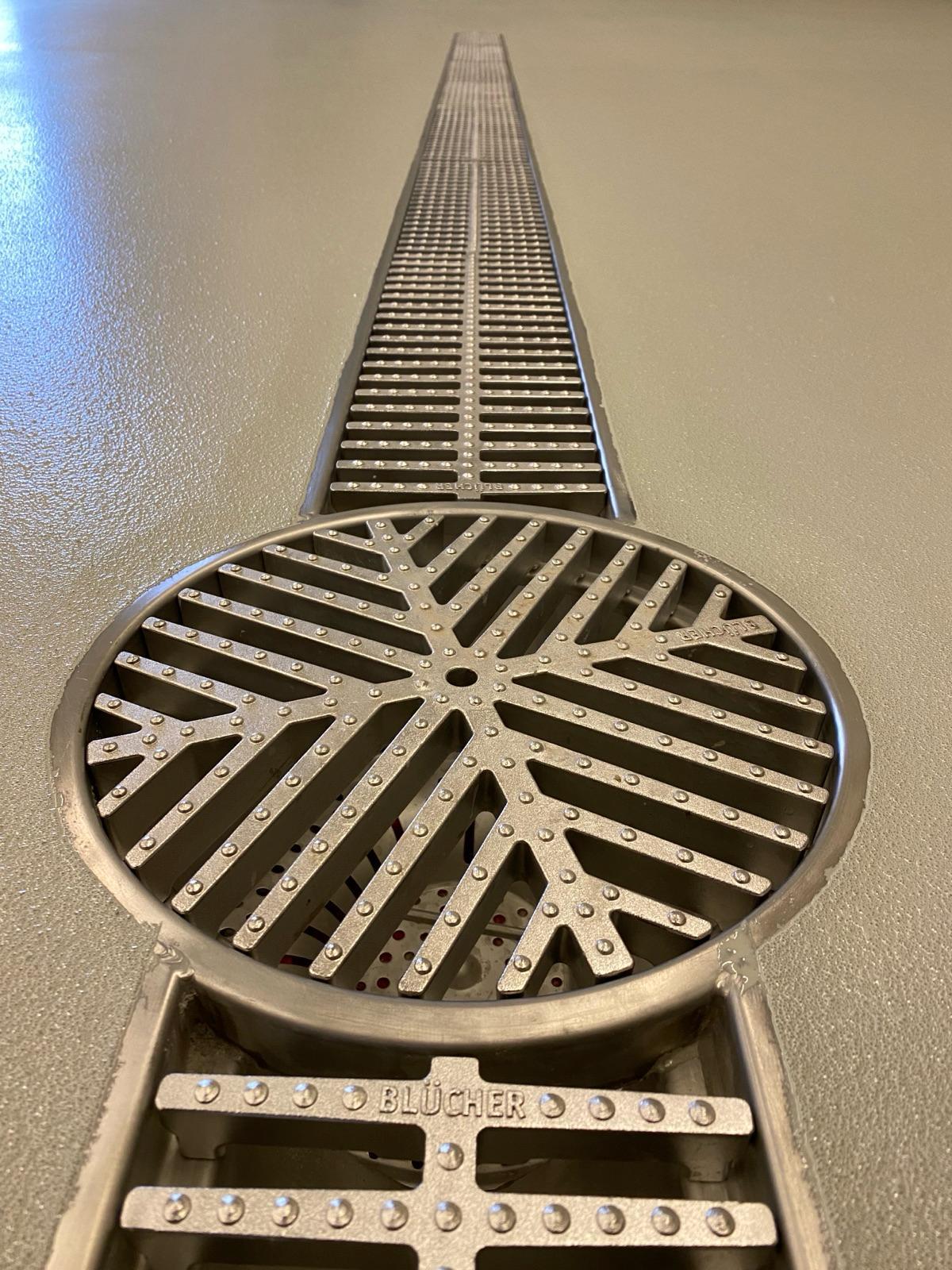 Objekt : Industriehalle  – DE 80995 München Allach (Bayern ) Beschreibung: ESD Beschichtung Rutschhemmend R9  Größe: 400 m2  Ausführung: 05_2024