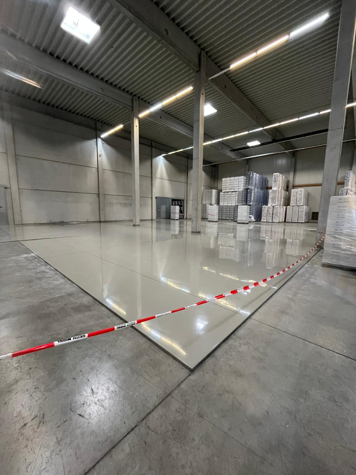 Objekt : Industriehalle  – DE 84030 Landshut (Bayern ) Beschreibung: WHG Beschichtung nach § 19  Größe: 500 m2  Ausführung: 05_2024