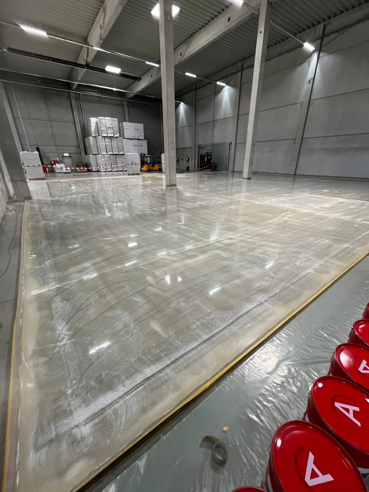 Objekt : Industriehalle  – DE 84030 Landshut (Bayern ) Beschreibung: WHG Beschichtung nach § 19  Größe: 500 m2  Ausführung: 05_2024